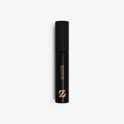 Vaporisateur de voyage noir Olfazeta by Chogan Nadir 10 Years Edition, nom et logo Z cuivrés sur fond gris clair